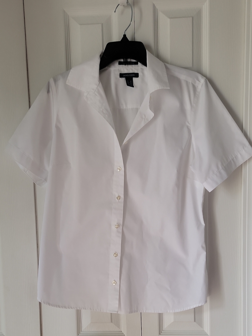 Lands' End Women's White Short-Sleeve Button-Up Shirt - Picture 3 of 5